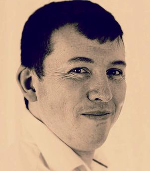 Simon Farrant Author Picture.jpg